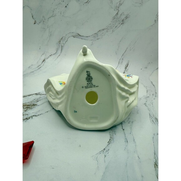 Royal Doulton “Kate”  HN 2789, 1977,  Windblown Floral Dress, stunning - Picture 11 of 15